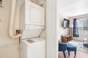 The Nautical Nook Charming Walk-in Condo for 4!