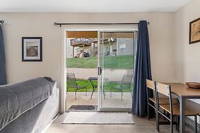 The Nautical Nook Charming Walk-in Condo for 4!