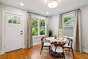 Professionally Decorated Walkable to Soco