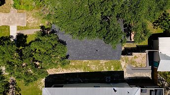 Professionally Decorated Walkable to Soco