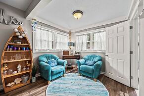 Mermaid Cottage 3 BDR Charmer!