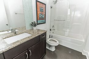 Modern Loft Near West End!