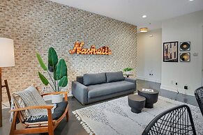 Modern Loft Near West End!