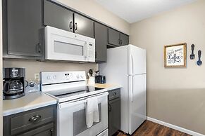 Lake Access Condo Condo for 4!