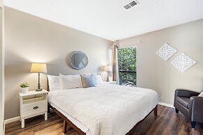 Lake Access Condo Condo for 4!