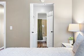 Lake Access Condo Condo for 4!