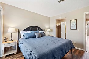 Luxurious Golf Front - Home for 4