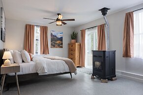 Hideaway of Highway 20