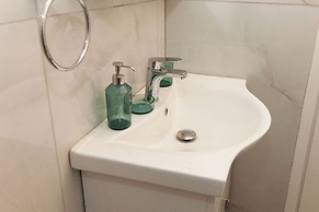 Fresh Exarcheia Studio w Balcony & Style