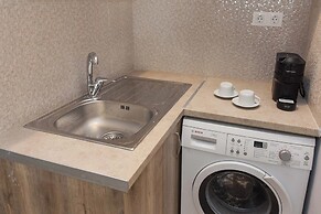 Fresh Exarcheia Studio w Balcony & Style