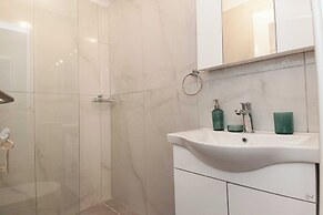 Fresh Exarcheia Studio w Balcony & Style