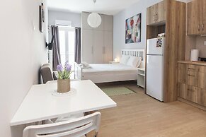Fresh Exarcheia Studio w Balcony & Style