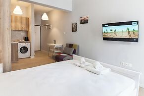 Fresh Exarcheia Studio w Balcony & Style