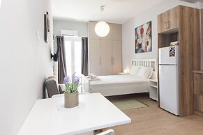 Fresh Exarcheia Studio w Balcony & Style