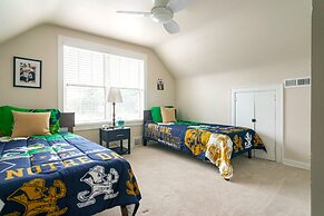 Modern Home Just 10 Mins to Notre Dame 18384