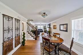 Modern Home Just 10 Mins to Notre Dame 18384