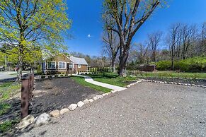 Modern Home Just 10 Mins to Notre Dame 18384