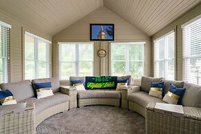 Modern Home Just 10 Mins to Notre Dame 18384