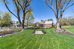 Modern Home Just 10 Mins to Notre Dame 18384