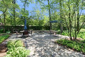 Modern Notre Dame Get Away 1614