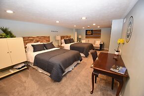 Modern Notre Dame Get Away 1614