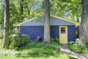 Modern Notre Dame Get Away 1614