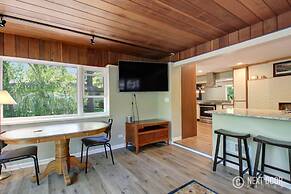 Modern Notre Dame Get Away 1614