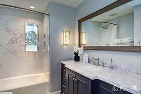 Modern Notre Dame Get Away 1614