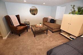 Modern Notre Dame Get Away 1614