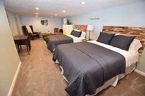 Modern Notre Dame Get Away 1614