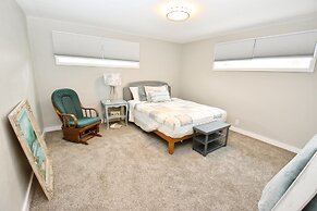 Modern Home Just Mins to Notre Dame 52723