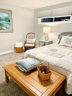 Modern Home Just Mins to Notre Dame 52723