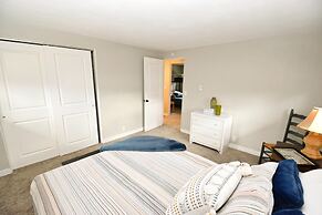 Modern Home Just Mins to Notre Dame 52723