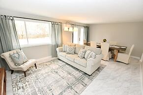 Modern Home Just Mins to Notre Dame 52723