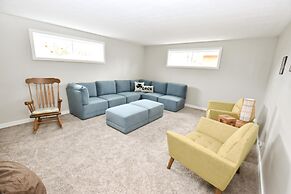 Modern Home Just Mins to Notre Dame 52723