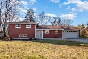 Modern Home Just Mins to Notre Dame 52723