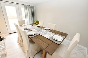 Modern Home Just Mins to Notre Dame 52723