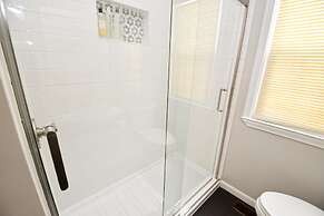 3 Bedroom Home 7 Blocks From ND Firepit 54231