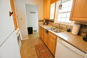 3 Bedroom Home 7 Blocks From ND Firepit 54231