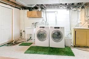 3 Bedroom Home 7 Blocks From ND Firepit 54231