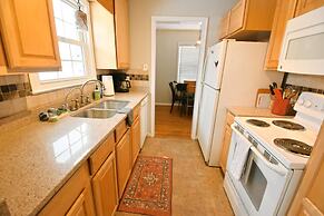 3 Bedroom Home 7 Blocks From ND Firepit 54231