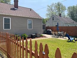 Extra Entertainment Space Just 7 Blocks to ND Campus 54211