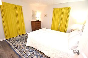 Extra Entertainment Space Just 7 Blocks to ND Campus 54211