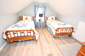 Extra Entertainment Space Just 7 Blocks to ND Campus 54211