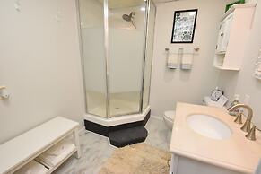 Extra Entertainment Space Just 7 Blocks to ND Campus 54211