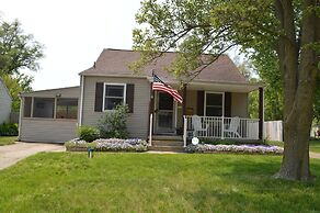 Extra Entertainment Space Just 7 Blocks to ND Campus 54211