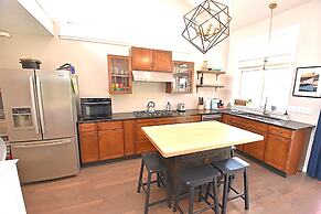 The Chicken Coop a Modern Riverfront Oasis 908