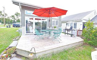 The Chicken Coop a Modern Riverfront Oasis 908