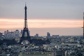 Paris luxury apartment Eiffel Tower View
