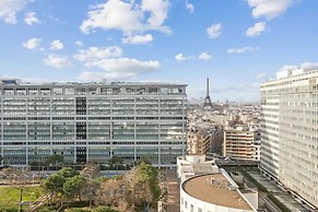 Paris luxury apartment Eiffel Tower View